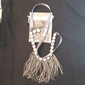 Plunder necklace and earrings set